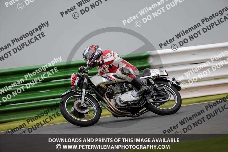 Vintage motorcycle club;eventdigitalimages;mallory park;mallory park trackday photographs;no limits trackdays;peter wileman photography;trackday digital images;trackday photos;vmcc festival 1000 bikes photographs